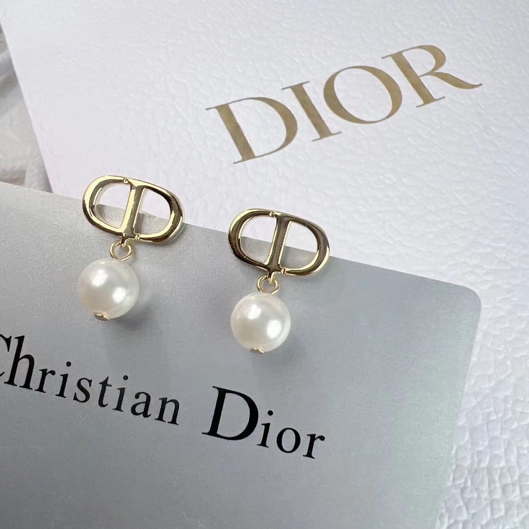 超人気美品！クリスチャンディオール/Dior パールピアス PETIT CD ピアス レディース☆ 新品未使用 - メルカリ