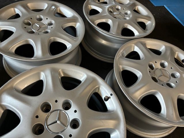 メルセデス ベンツ 純正 16インチ ホイールセット 美品 バリ山 メルセデスベンツ 純正ホイール 4本セット 7.5J ハブボア66mm
