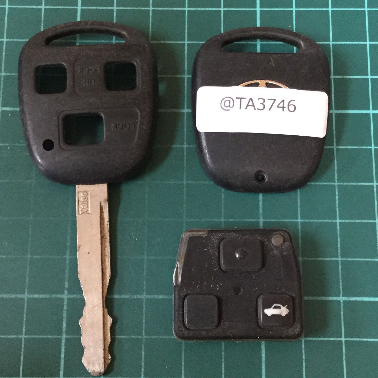 TA3746 トヨタ 純正 キーレス 3ボタン トランクボタン アリスト