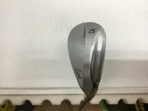 52°