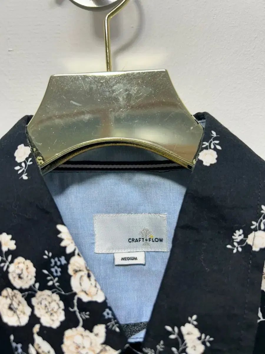 シャツ M