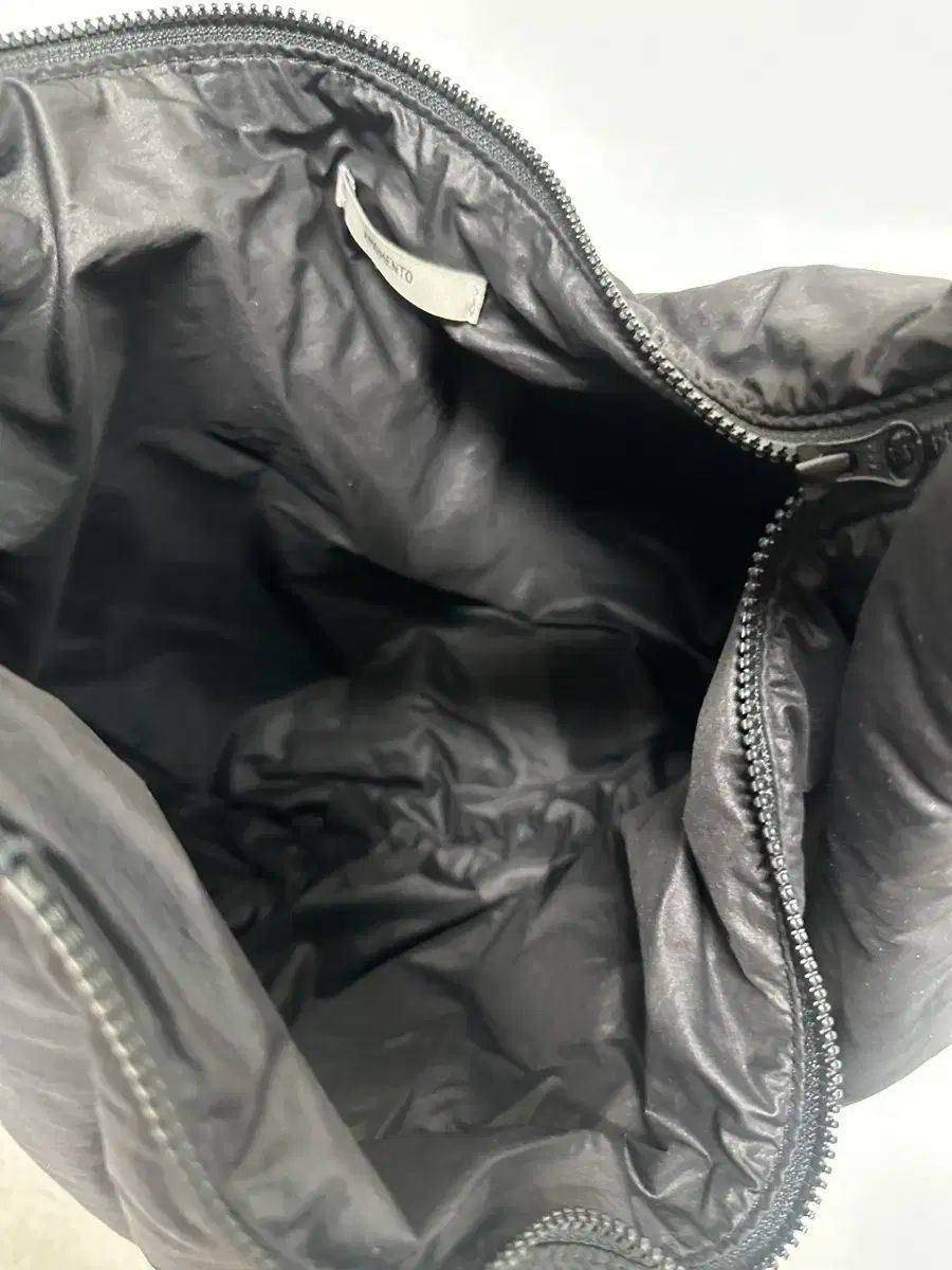 AMOMENTO(アモーメント) パデッド ショルダーバッグ - メルカリ