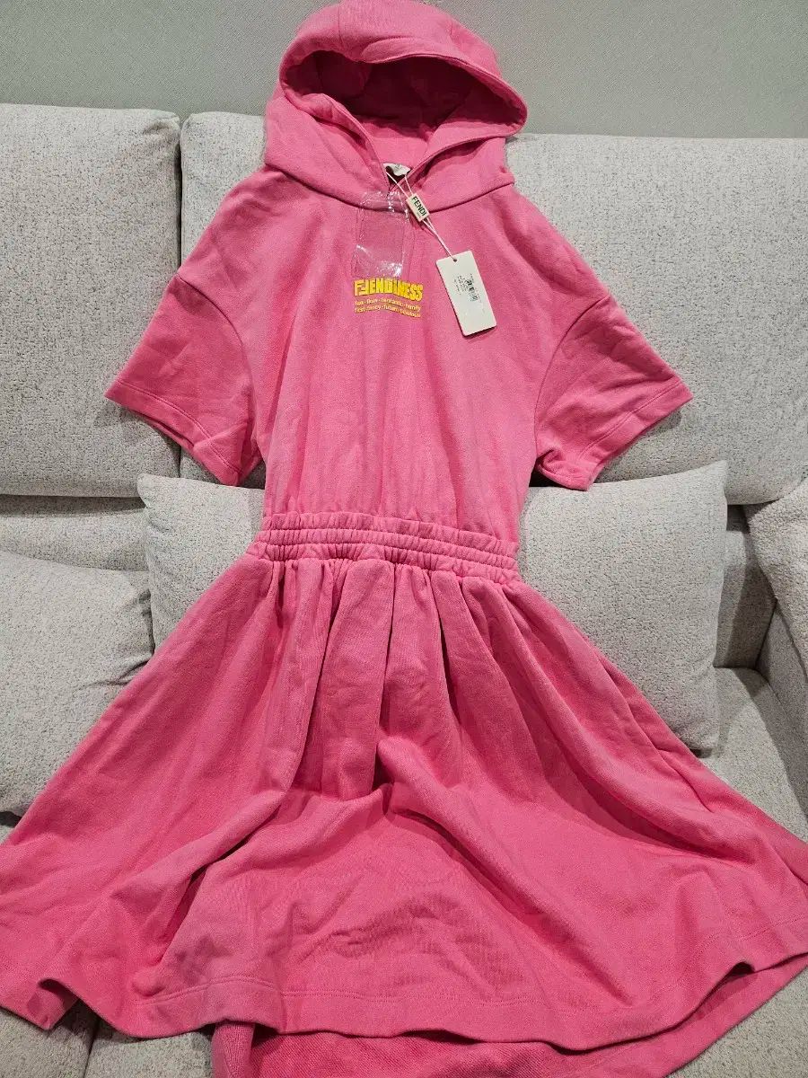 FENDI フェンディ ワンピース 宅配送