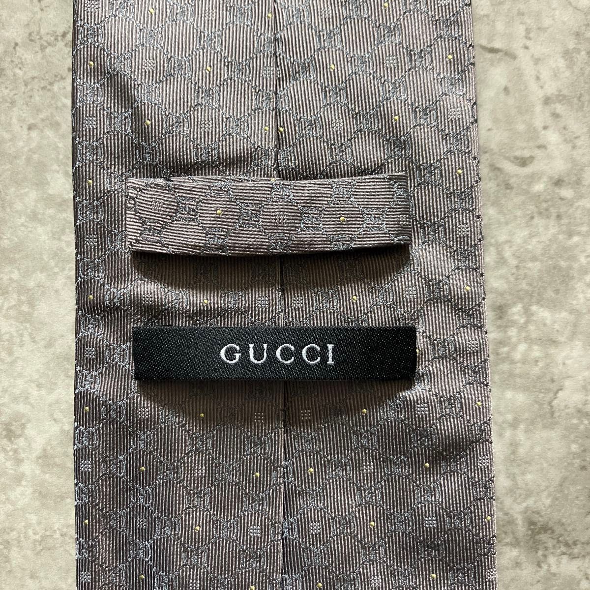【新品タグ付き】GUCCI グッチ ネクタイ シルバー GG柄 GUCCI グッチ ネクタイ GG柄(8cm) GG31【ブランド・プレゼント