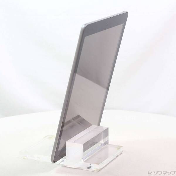 〔 品〕 iPad 第5世代 128GB スペースグレイ MP2H2J A Wi-Fi 352
