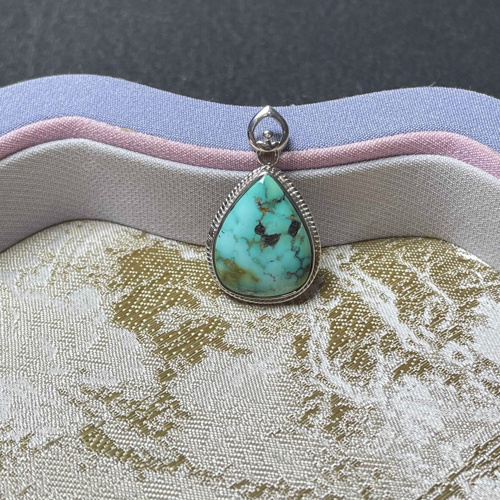 レア EU製 ☆ターコイズ トルコ石・ペンダント☆アクセサリー 天然石