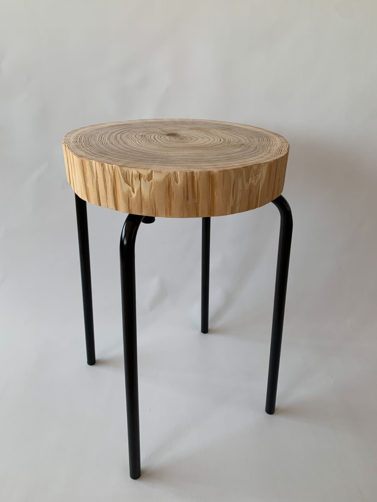 杉丸太の輪切りスツール 椅子 チェア [T098] 【楽天市場】切り株 杉