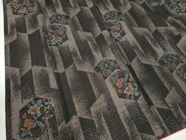 平和屋着物○本場大島紬 9マルキ 亀甲重ね枝花文 正絹 逸品 CAAU2876yc  