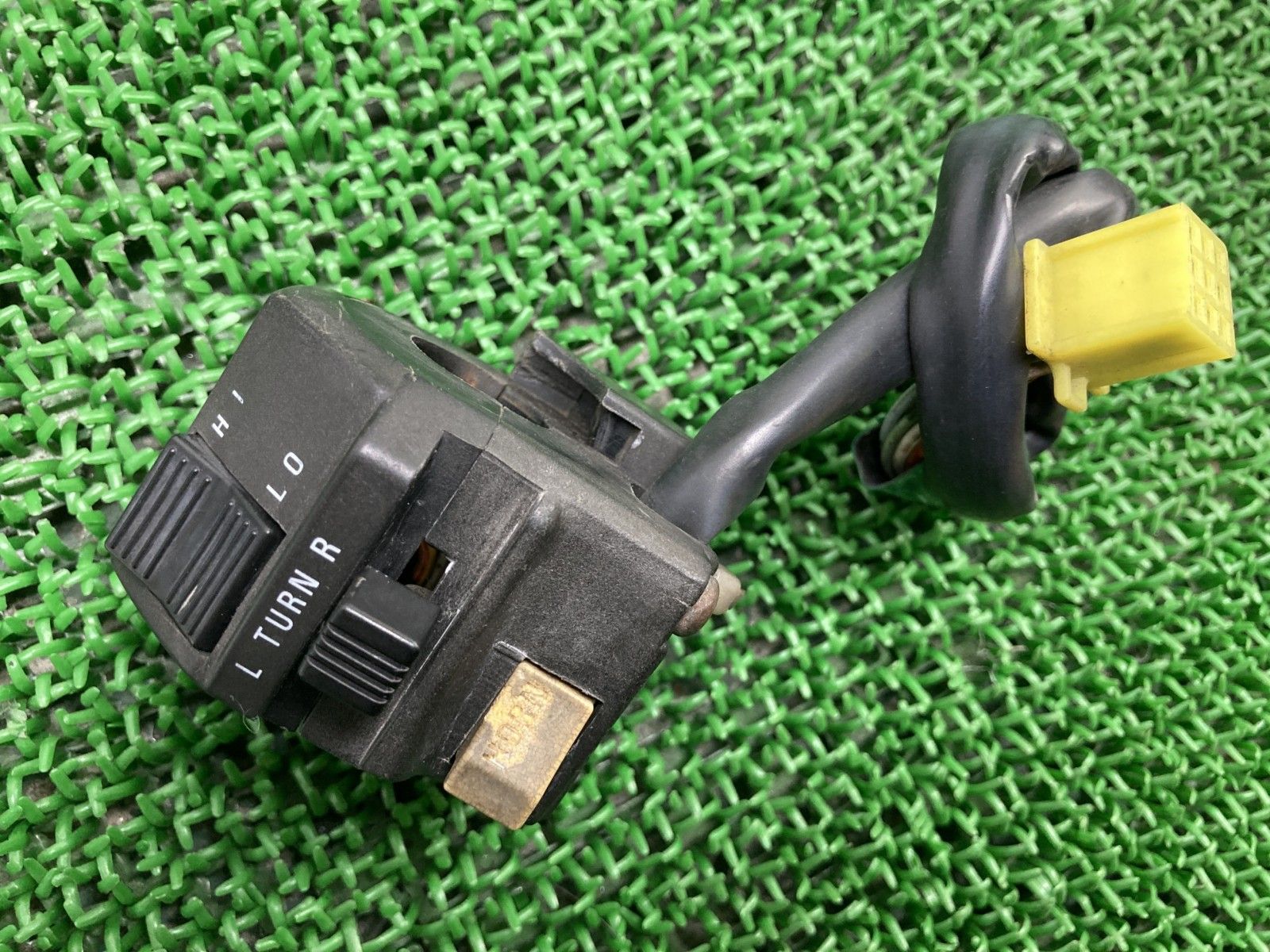 ボルティー ハンドルスイッチ 左 374-13 スズキ 純正 バイク 部品 NJ47A VOLTY スイッチボックス 割れ欠け無し 品薄 【中古】 11