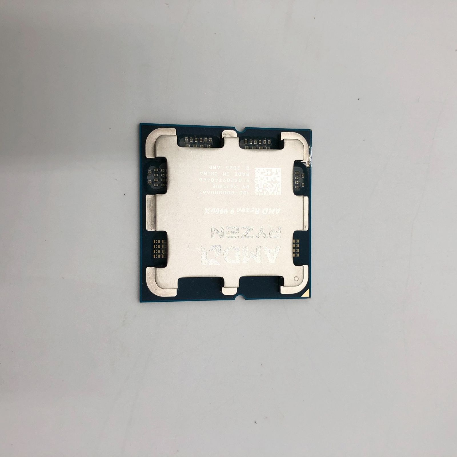 ここでご注文へ ようこそ! AMD Ryzen 9 9900X W O Cooler WOF 12C 24T 4.4GHz 120W CPU