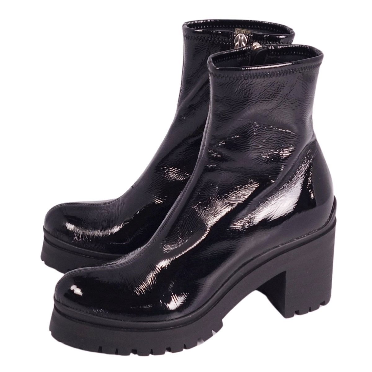 miumiu バックルブーツ ショートブーツ 黒 エナメル パテント