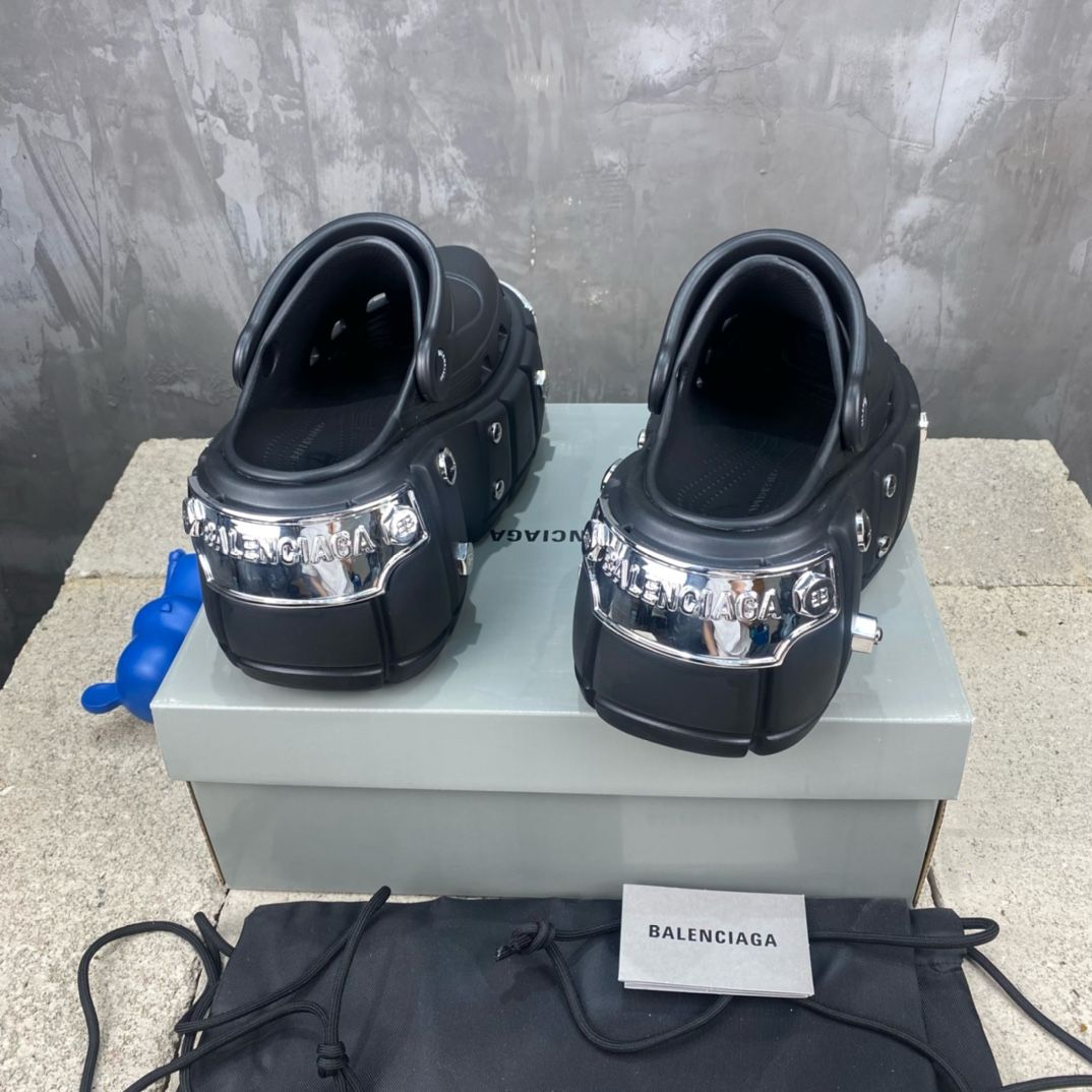 最終値下げ BALENCIAGA Hard Crocs クロックス 厚底 ロゴ 41 - メルカリ