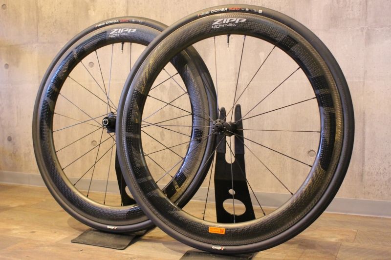 美品！ ジップ ZIPP 404 NSW カーボン チューブレスレディ ホイール