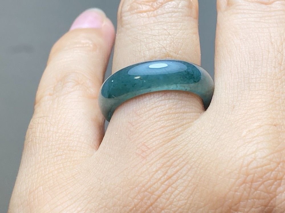 L13-175極品ピンキーリング高氷種濃陽緑4.0号グアテマラ産本翡翠くりぬき L13-175極品ピンキーリング高氷種濃陽緑4.0号グアテマラ産本翡翠