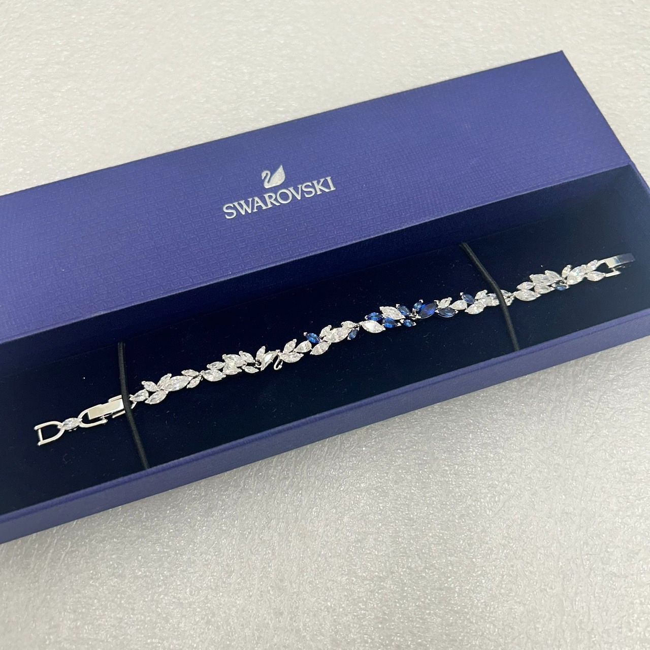 Swarovski スワロフスキー ルイゾン ブレスレット ブルー 葉 リーフ Swarovski スワロフスキー ルイゾン ブレスレット ブルー 葉