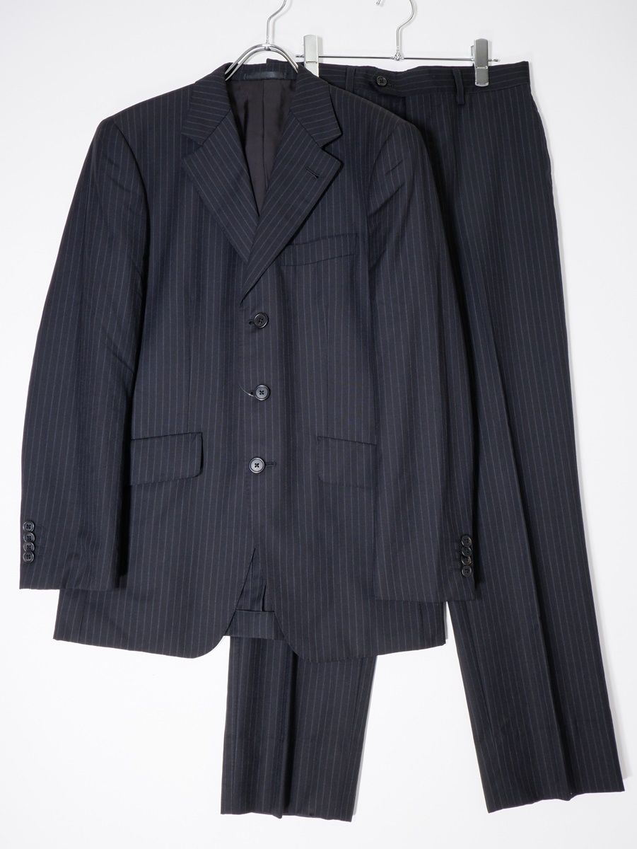 Beams F サキソニー生地 スーツ 42 S Beams F サキソニー生地 スーツ 42 S BEAMS F〉軽い仕上げが魅力的な