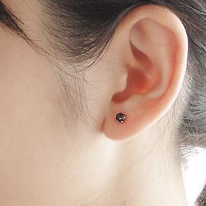 PT900ブラックダイヤモンドピアス0.40カラットAAA - メルカリ