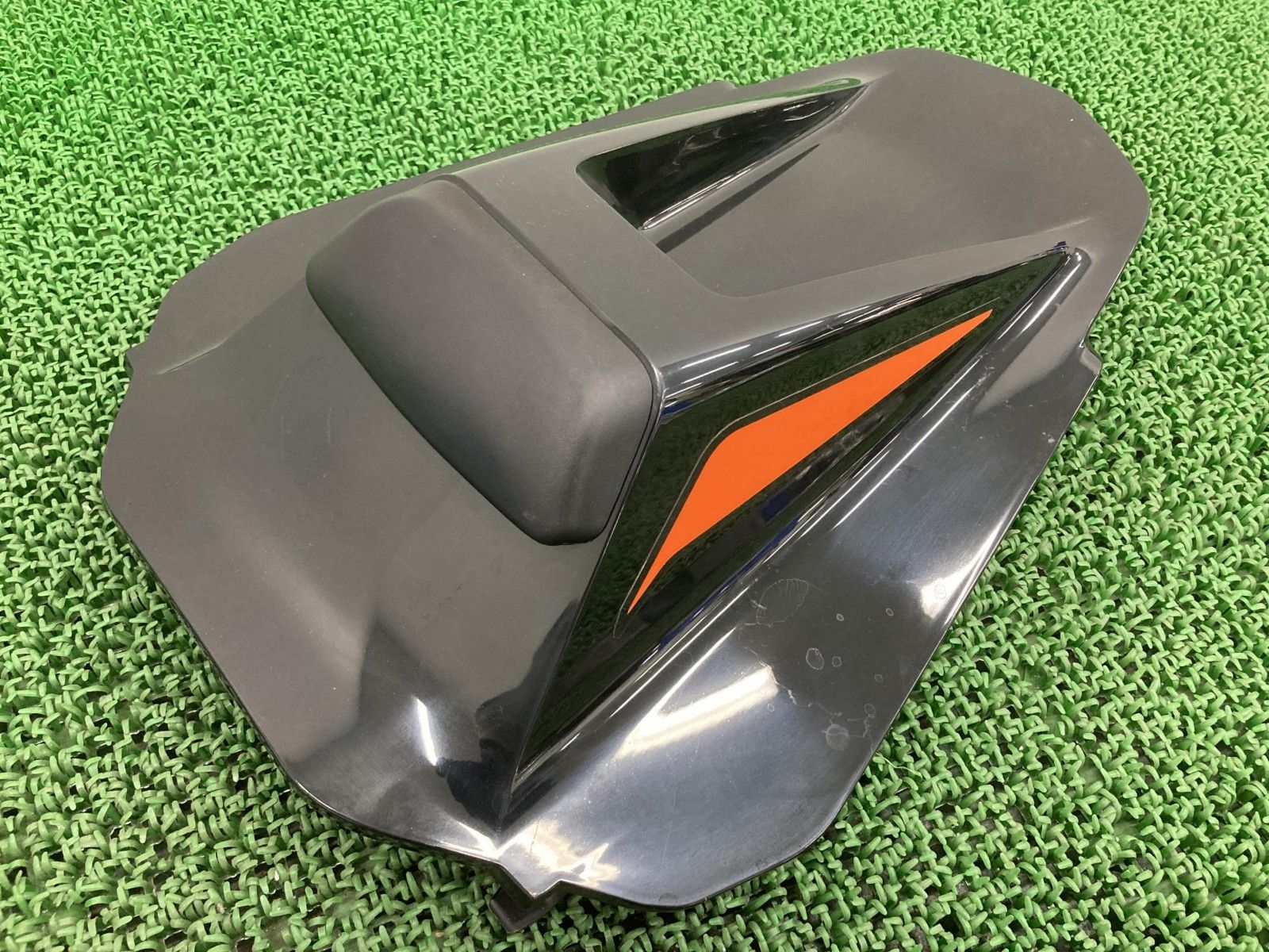 790デューク 890デューク シングルシートカウル 黒 641.07.955.000 KTM 純正 中古 DUKE オプション 割れ欠け無し 品薄 qX 790デューク 890デューク シングルシートカウル 黒 641.07.955.000 KTM