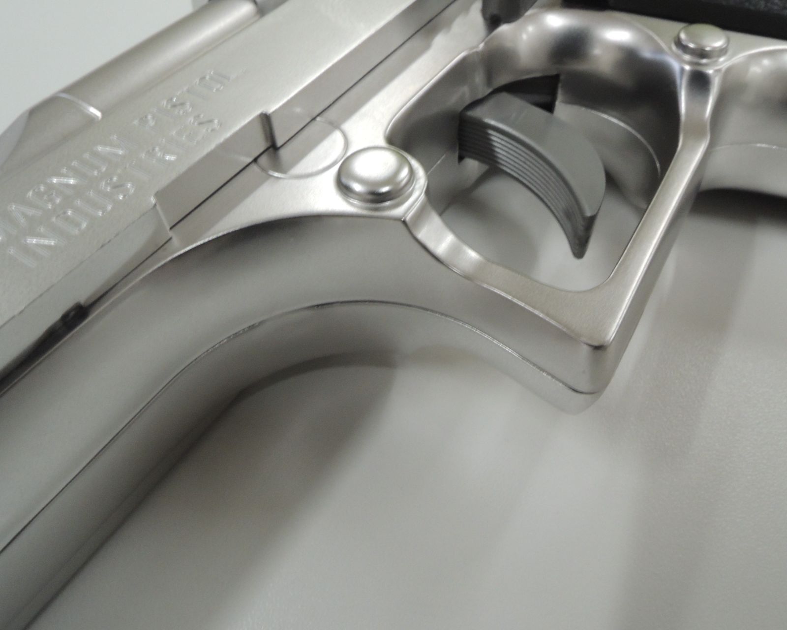 デザートイーグル　未使用 AW/CYBERGUN DESERT EAGLE（デザートイーグル） .50AE GBB JP SV