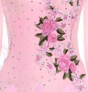 社交ダンスドレス ピンク薔薇 ボリューム スタンダード モダン オーダーメイド 新品未使用社交ダンスドレス モダンダンス 刺繍 バラ スタンダード