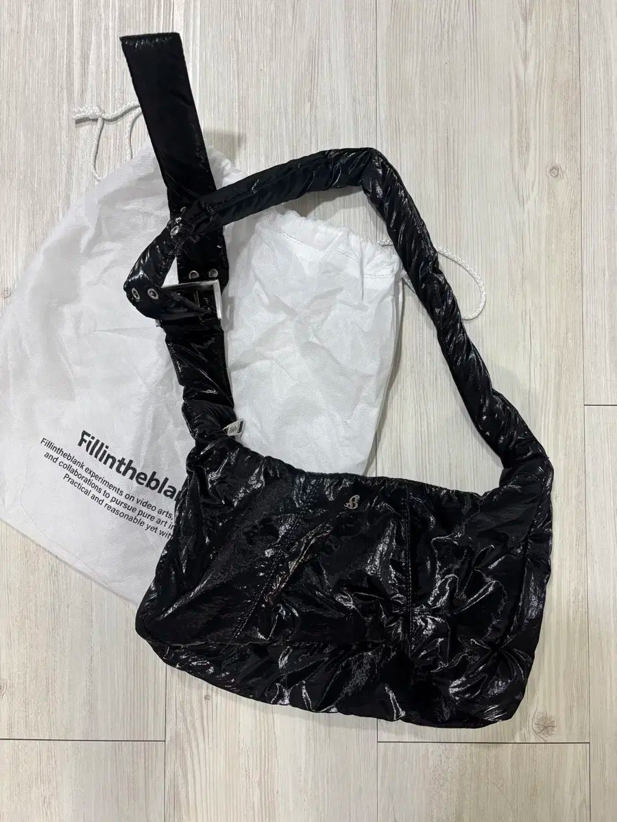 FILLINTHEBLANK フィールインザブランク Icy Hobo Bag ホーボーバッグ