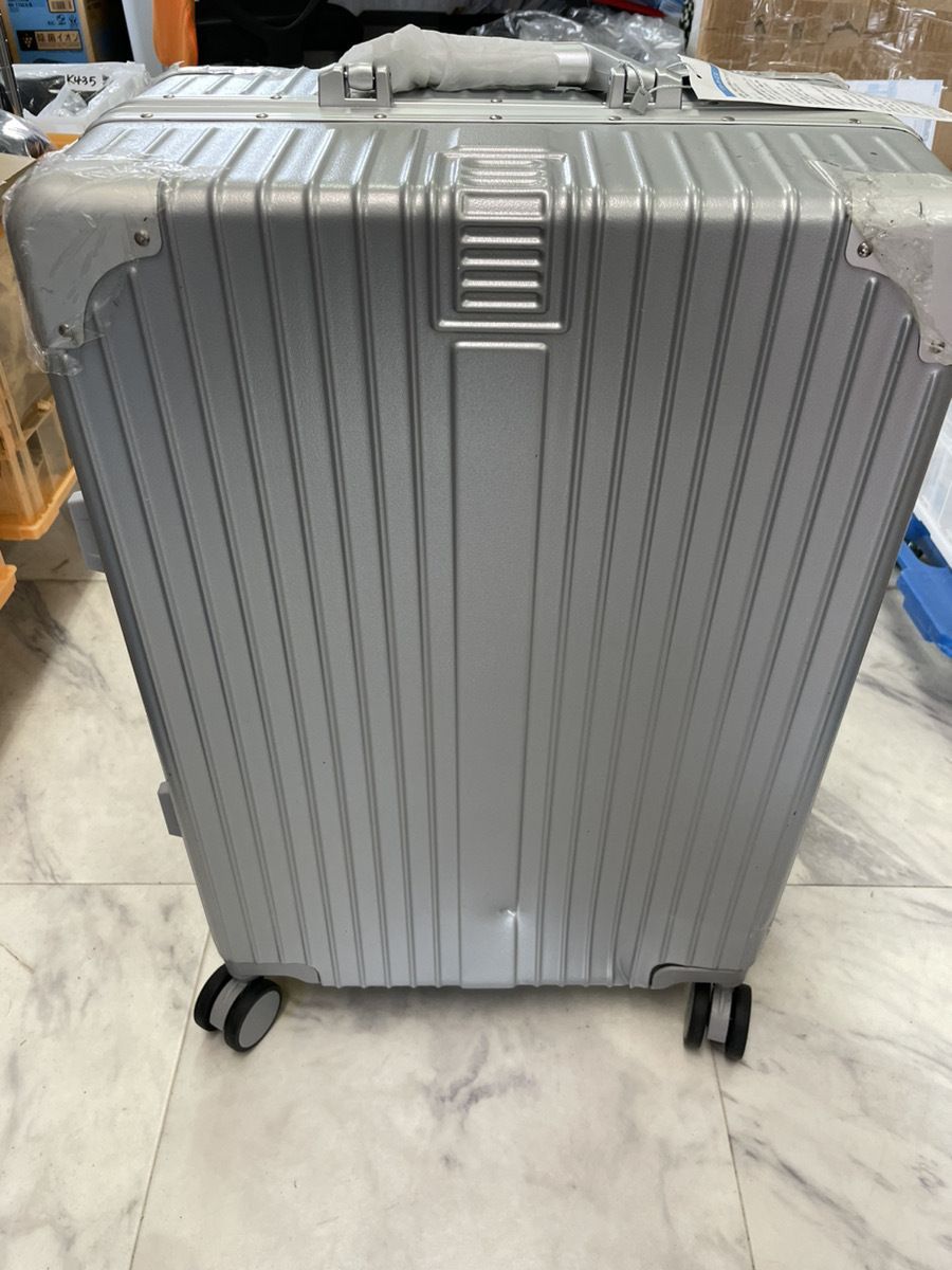 ISUKI スーツケース キャリーTSAロック シルバー Mサイズ 約58L 管理W4