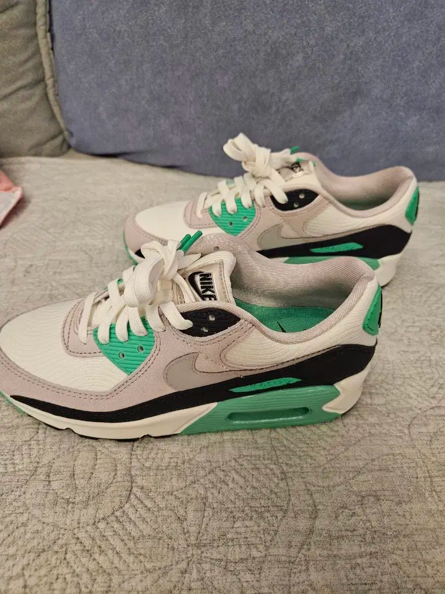 NIKE ナイキ エアマックス 90 250 サイズ