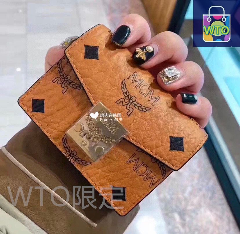 本日特価] MCM クラシック メタルバックル 3つ折りウォレット