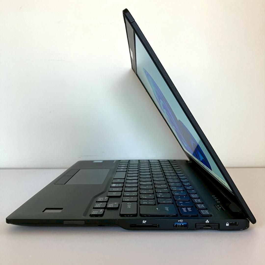 ☆2万円以下☆ 超軽量755g 第8世代i5 SSD256GB フルHD Win11Pro