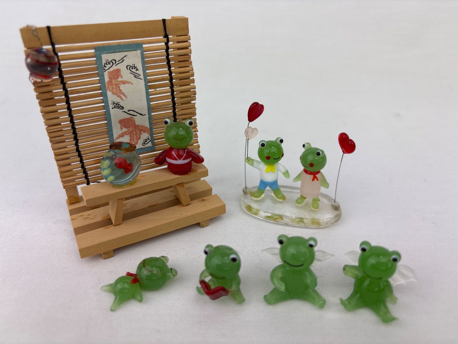 1074.ガラス細工 ミニチュア カエル まとめ売り - メルカリ