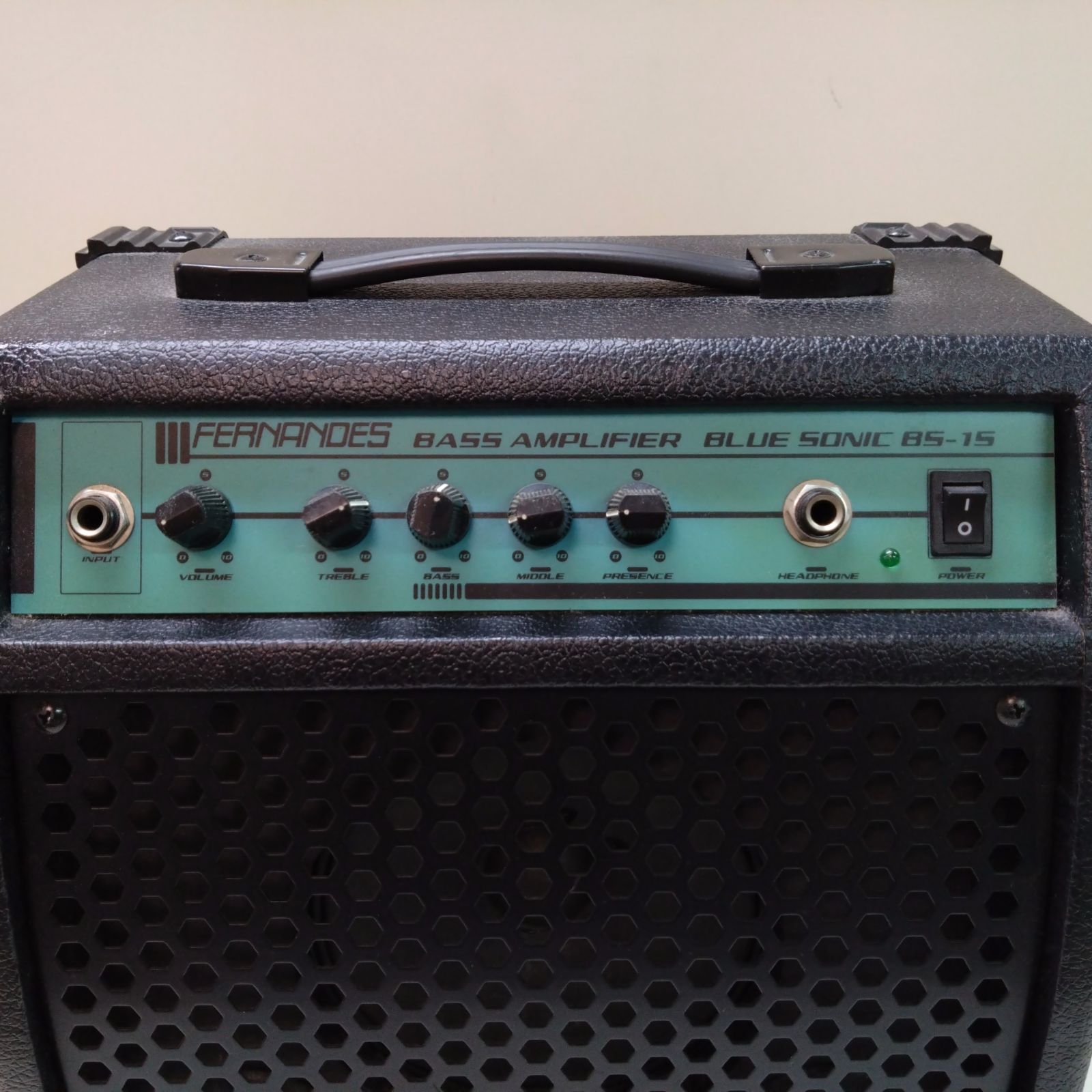 ★箱付き★フェルナンデス ベースアンプ BS-15 美品 FELNANDES FERNANDES Blue Sonicシリーズ ベース・アンプBS-15中古品()売却済み