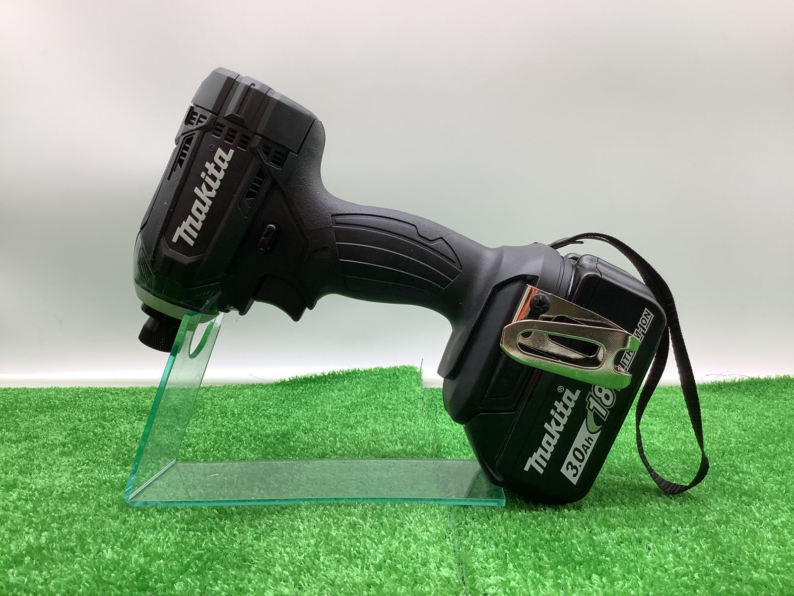 開封未使用 makita マキタ 充電式インパクドライバ ブラック