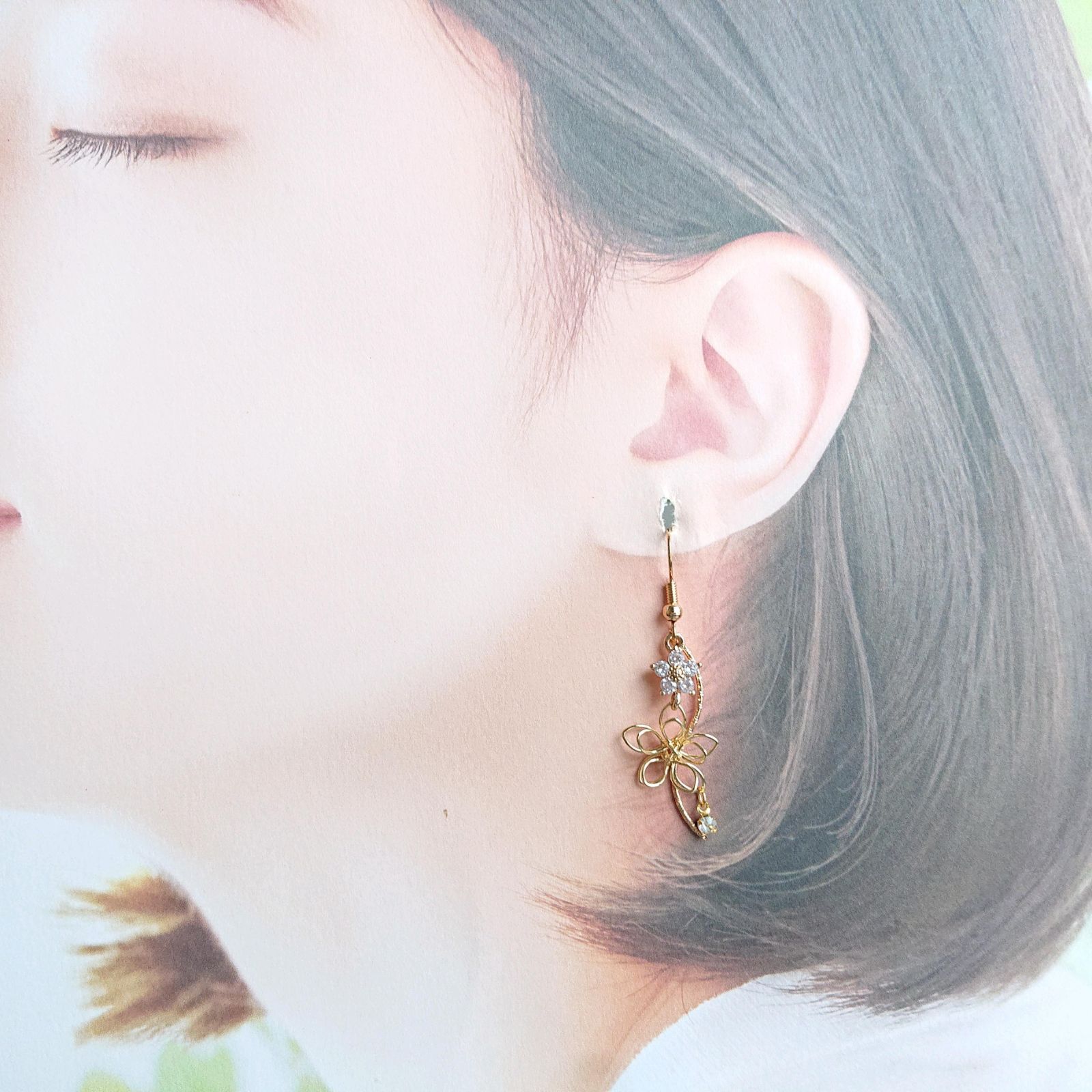No.611 ミニフラワー×ひねり ハンドメイドピアス - メルカリ