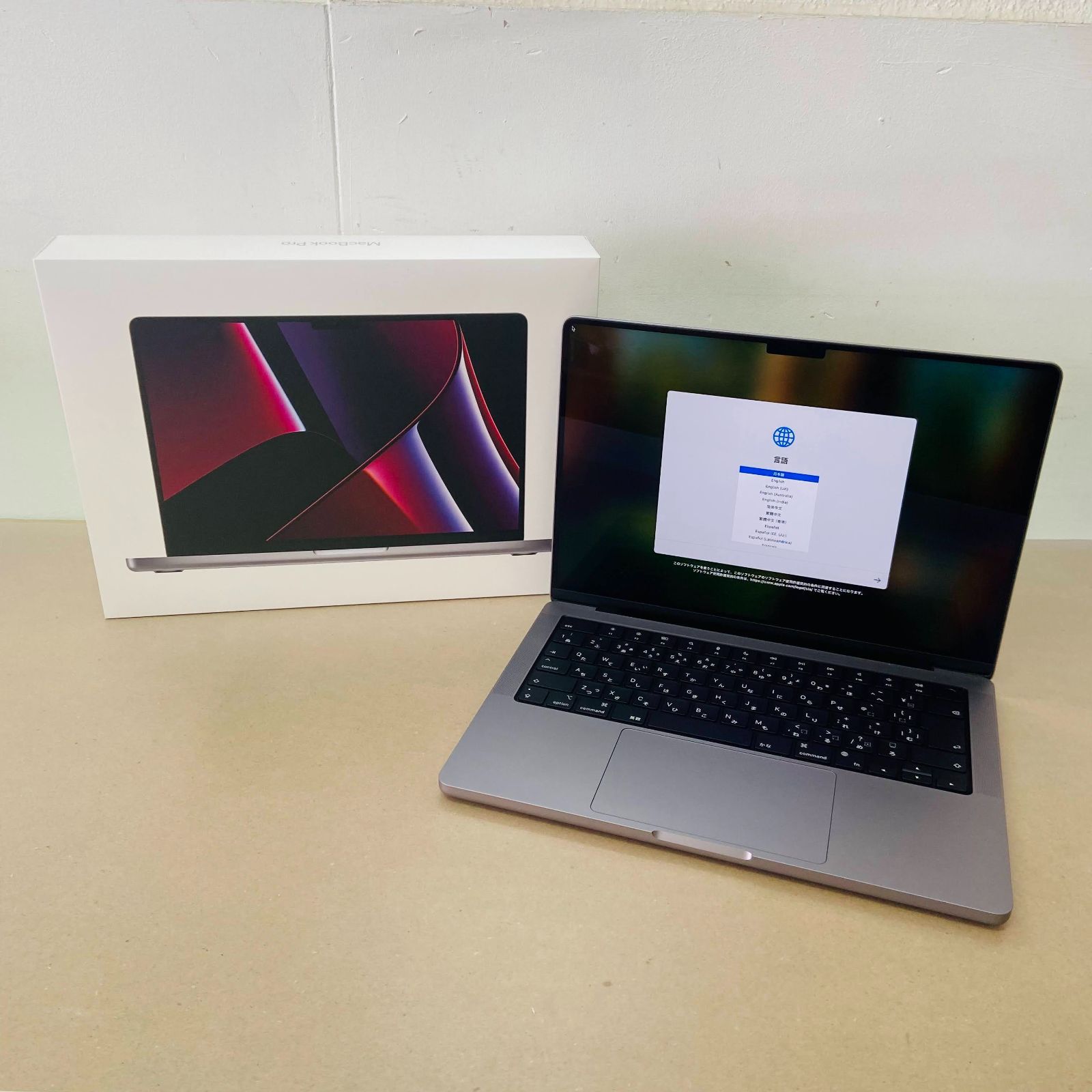 初期化済み　美品　MacBook Pro 14インチ 2023 M2 Pro 10C CPU/16C GPU 16GB 512GB 充放電回数43回  付属品完備　箱、充電器あり　C2034　100サイズ発送