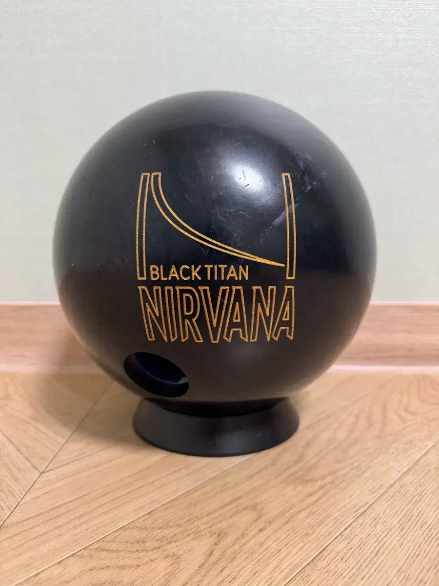 ボーリング ボール ブラック タイ ボウリングボール ニルヴァーナ 15p