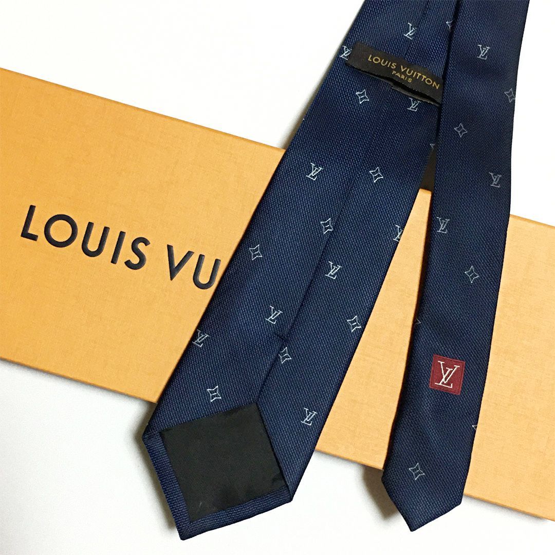 【美品】LOUIS VUITTON ルイ・ヴィトン ネクタイシルク100% 美品 ルイヴィトン Louis Vuitton ネクタイ シルク100% ネイビー LV柄