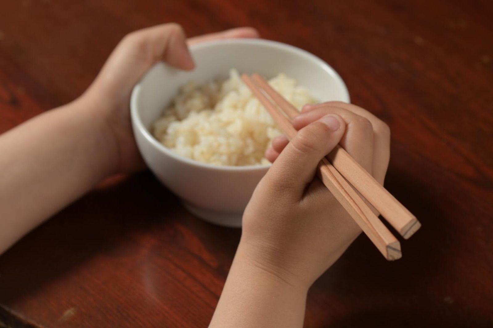 みえもん　杉箸　黒芯箸と箸袋セット（子供用）色：生成・赤柄・漢字柄
