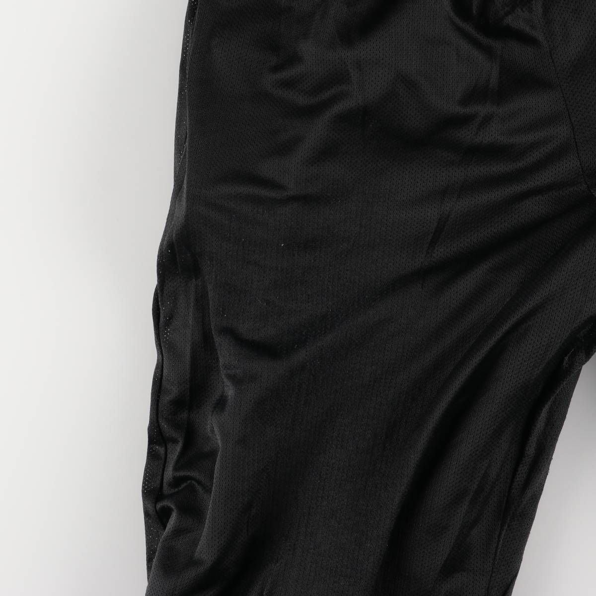 ナイロンパンツ