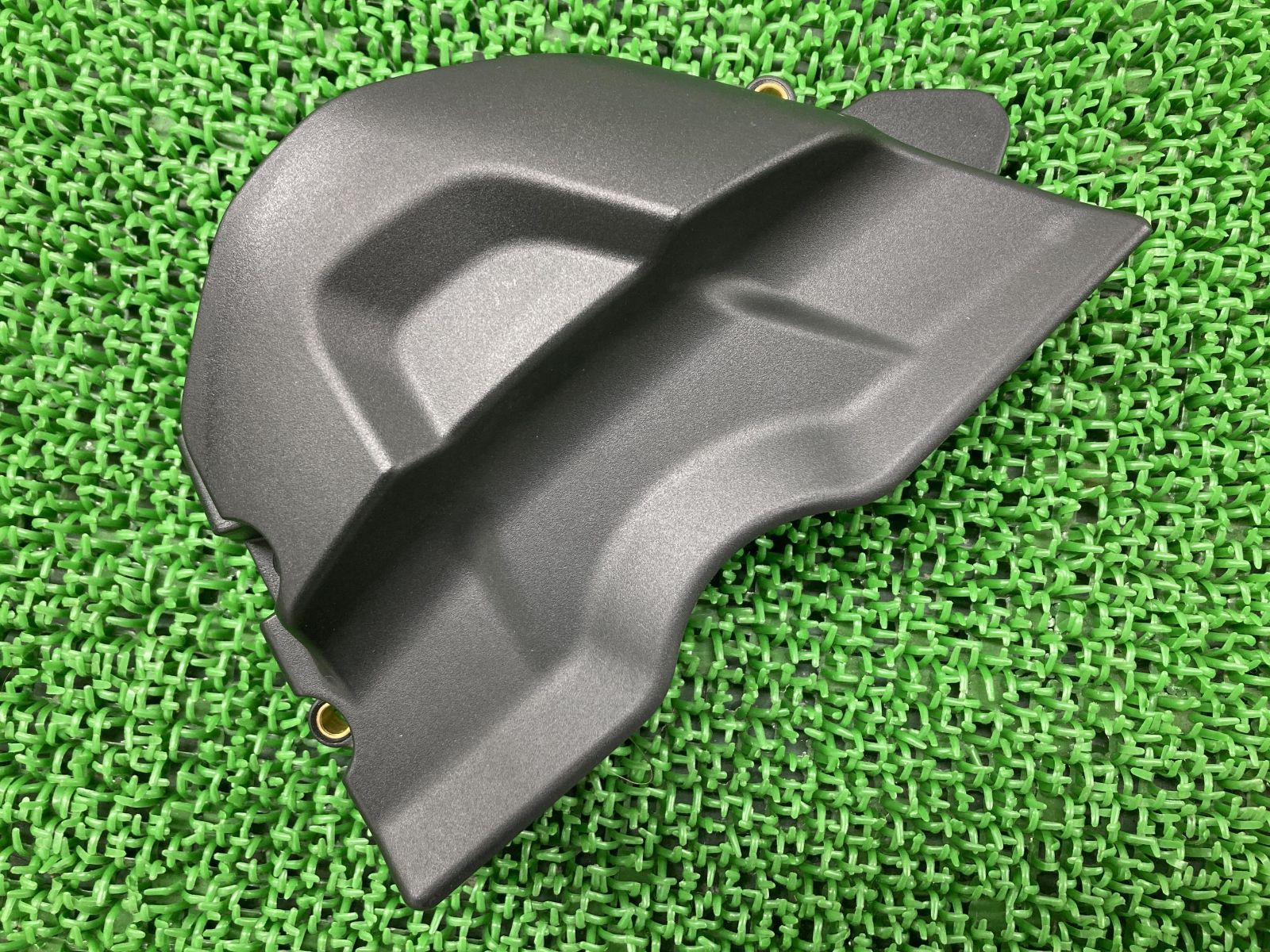 トライデント660 エンジンカバー 1266601 トライアンフ(TRIUMPH) 純正 中古 スプロケットカバー トライアンフ TRIDENT660 割れ欠け無し