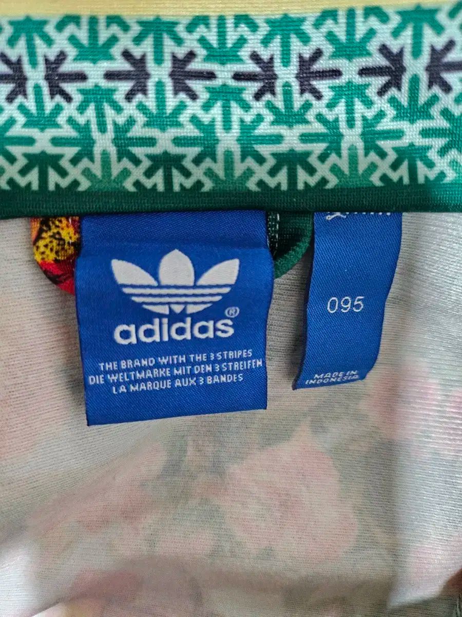 adidas アディダス