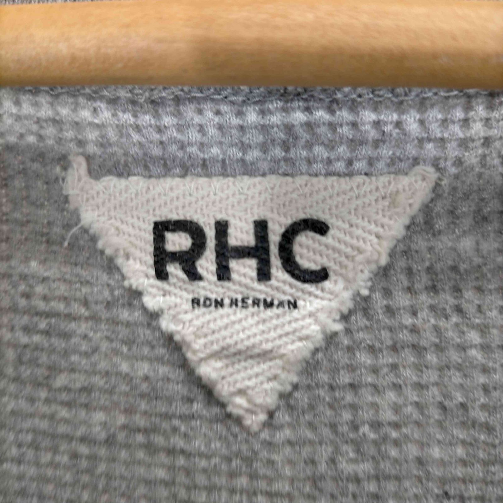 アールエイチシーロンハーマン RHC Ron Herman Vガゼット クロップド サーマルTシャツ レディース import：S - メルカリ