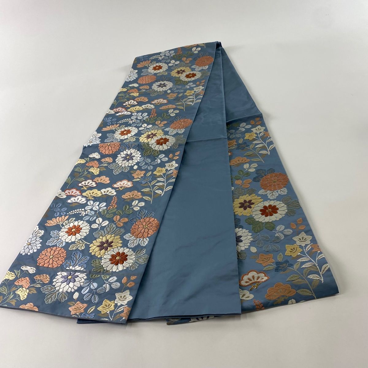 袋帯 正絹 金糸銀糸 シルバーx緑色 松と桜に鳥模様 六通柄