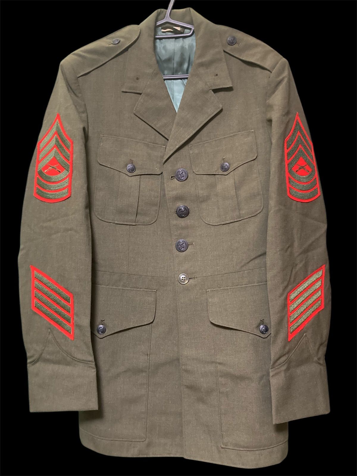 米海兵隊のサービスアルファ制服 Service Alpha Uniform 米軍 USMC 海兵 ミリタリージャケット エポレット 肩パッド オリーブ 自衛隊 海外 N25J T 13