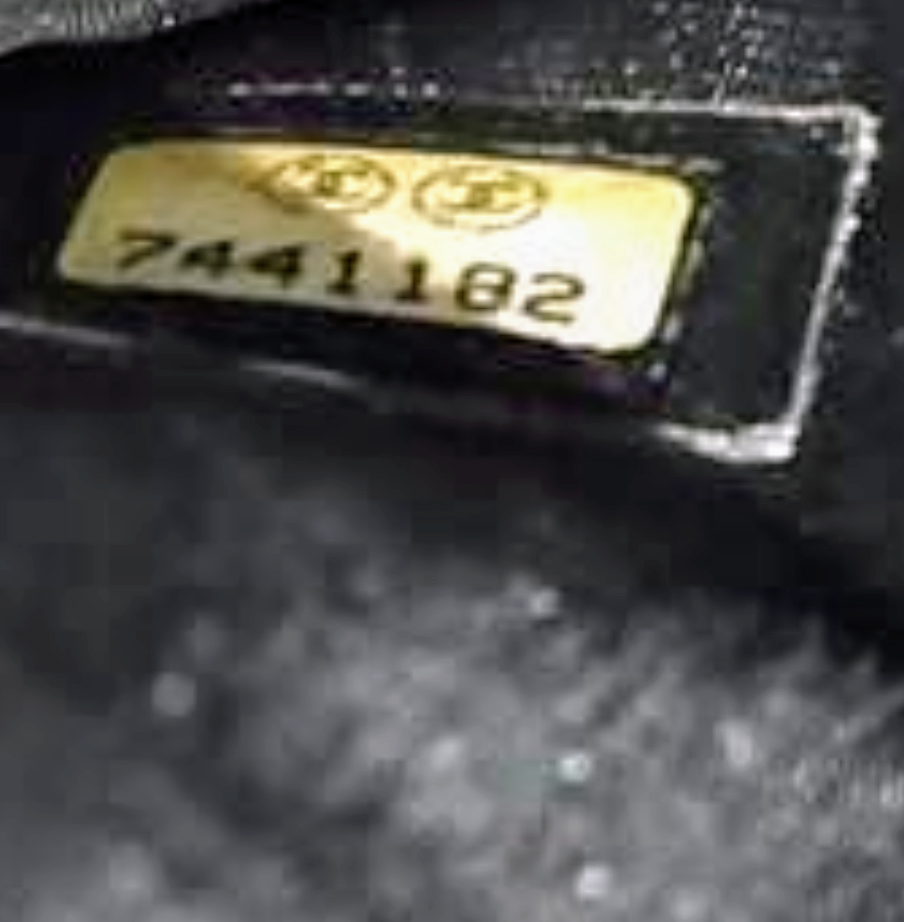 【USED中古品】　CHANEL シャネル 財布 長財布 2つ折り財布 がま口 キャビアスキン ココマーク レディース メンズ 正規品 シリアルあり フォロー割
