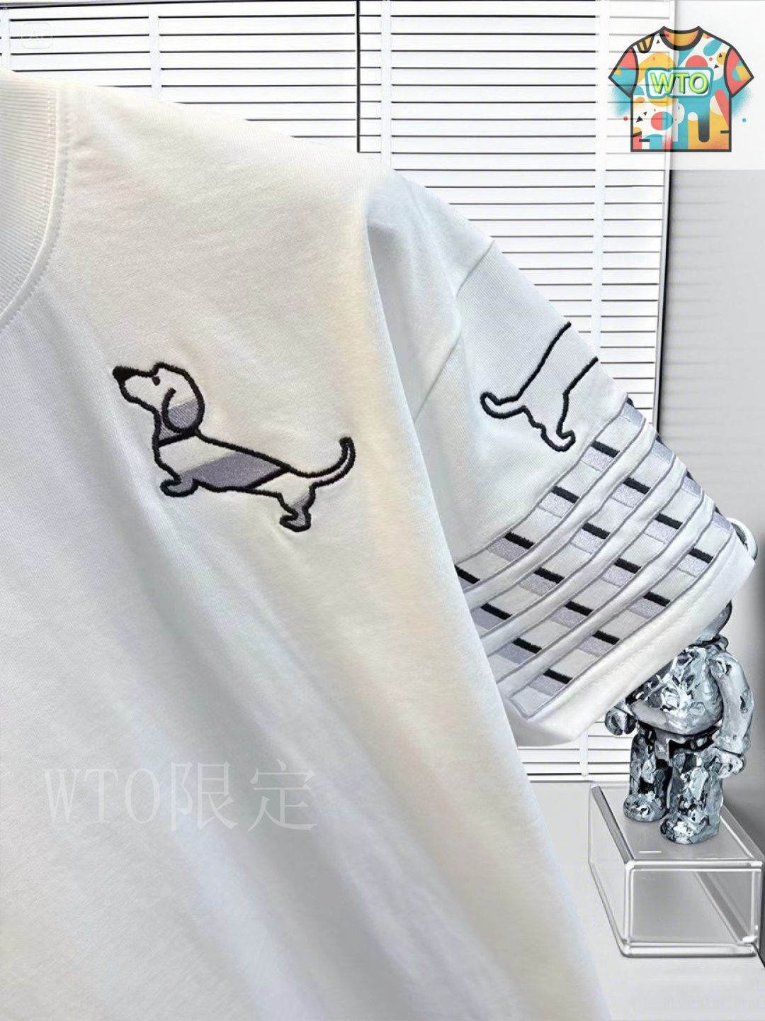 今日WTO】THOM BROWNE TB 25SS 刺繍ロゴ シャツ-JT72 - メルカリ