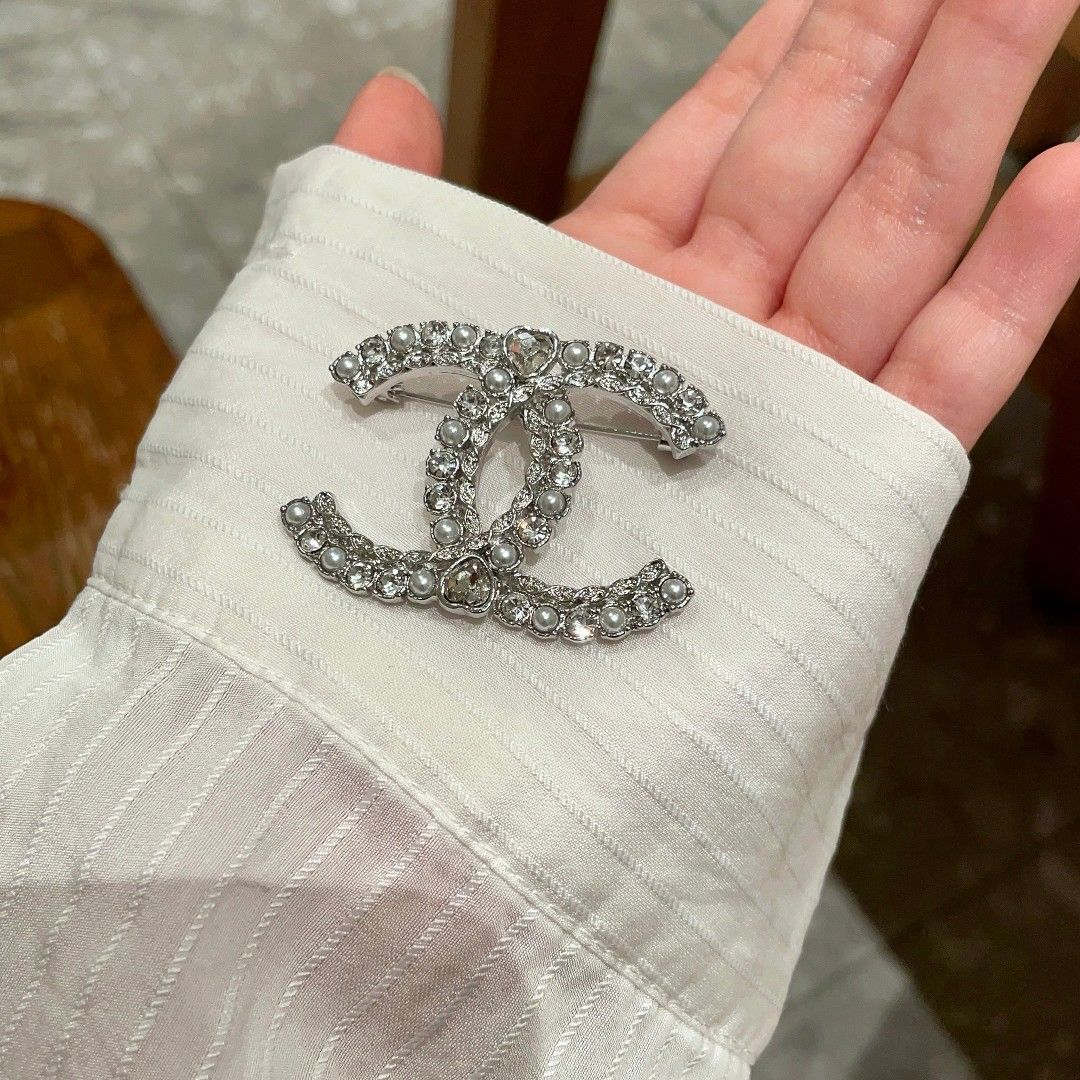 胸元煌めく☆エレガント【CHANEL】シャネル ブローチ 胸元煌めく☆エレガント【CHANEL】シャネル ブローチ (CHANEL