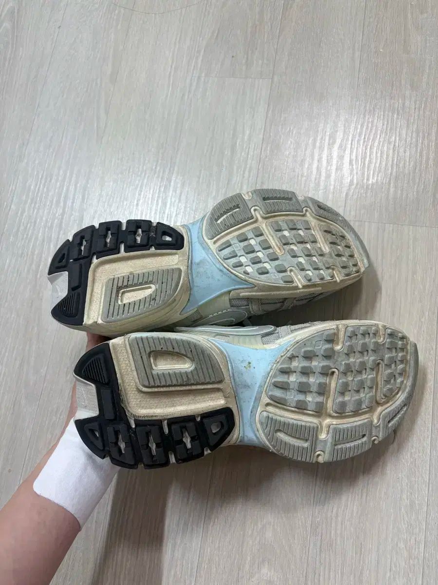 価格比較でお得にお買物。 ナイキ V2K ラン スニーカー fz3596-072 【国内正規品】