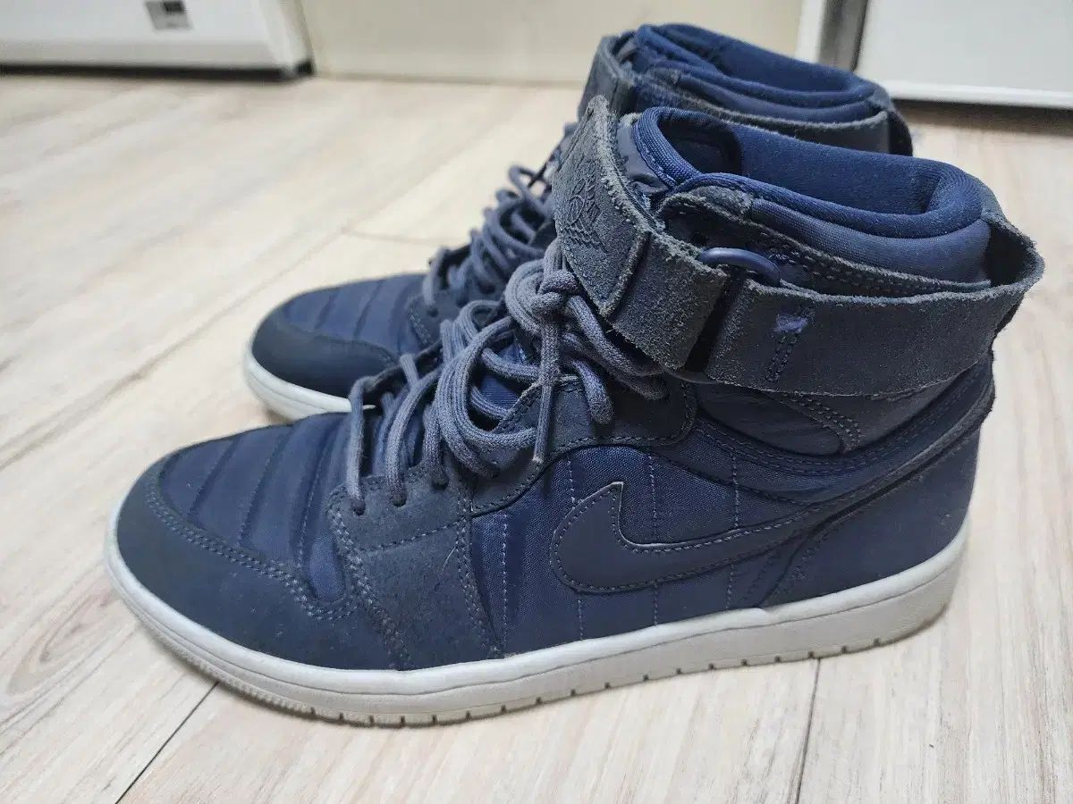 NIKE NIKE(ナイキ) エアジョーダン 1 ハイ ストラップ (ミッドナイト 