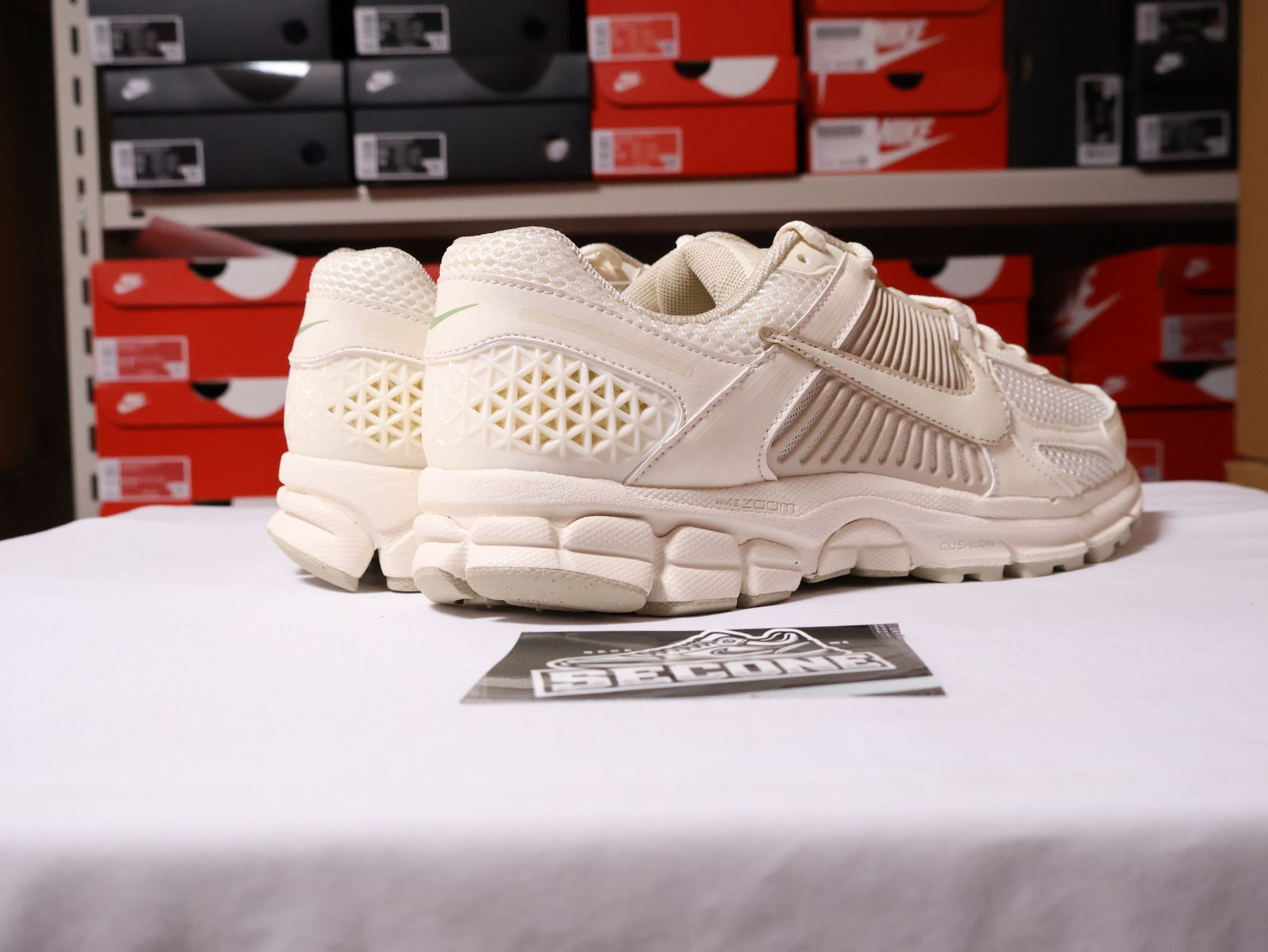 新品未使用】ナイキ ズーム ボメロ 5 Nike Zoom Vomero 5 FQ6868