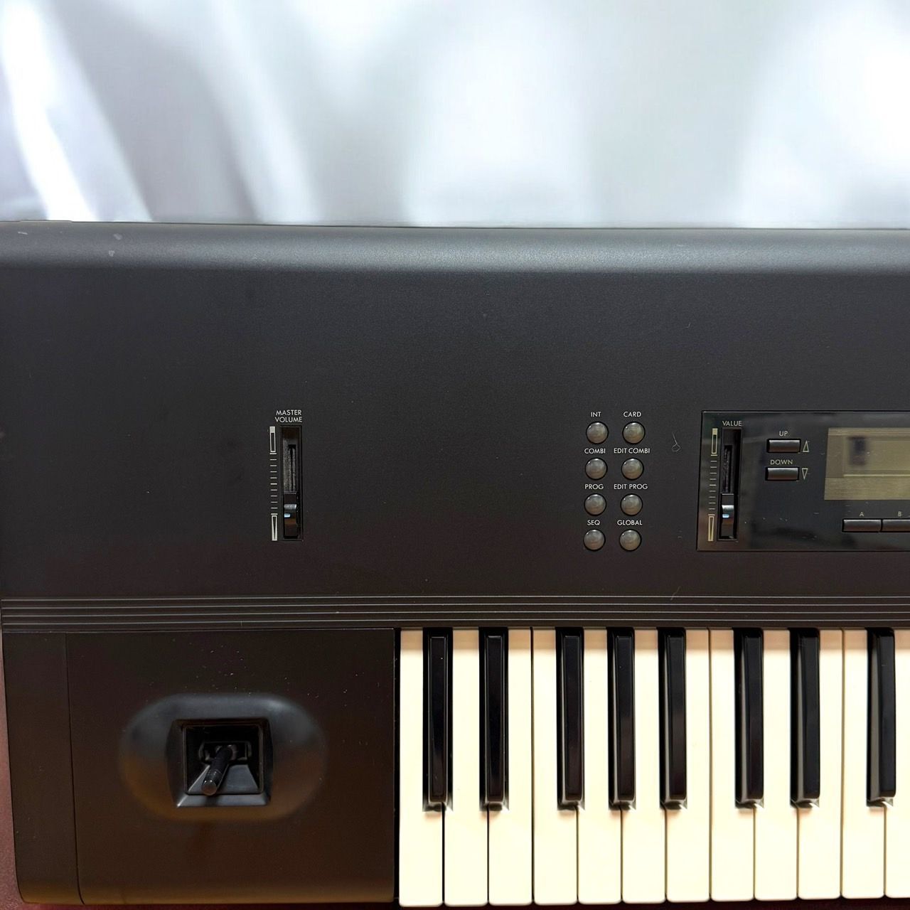 ☆送料無料 美品 KORG コルグ 61鍵盤 シンセサイザー M1 Music